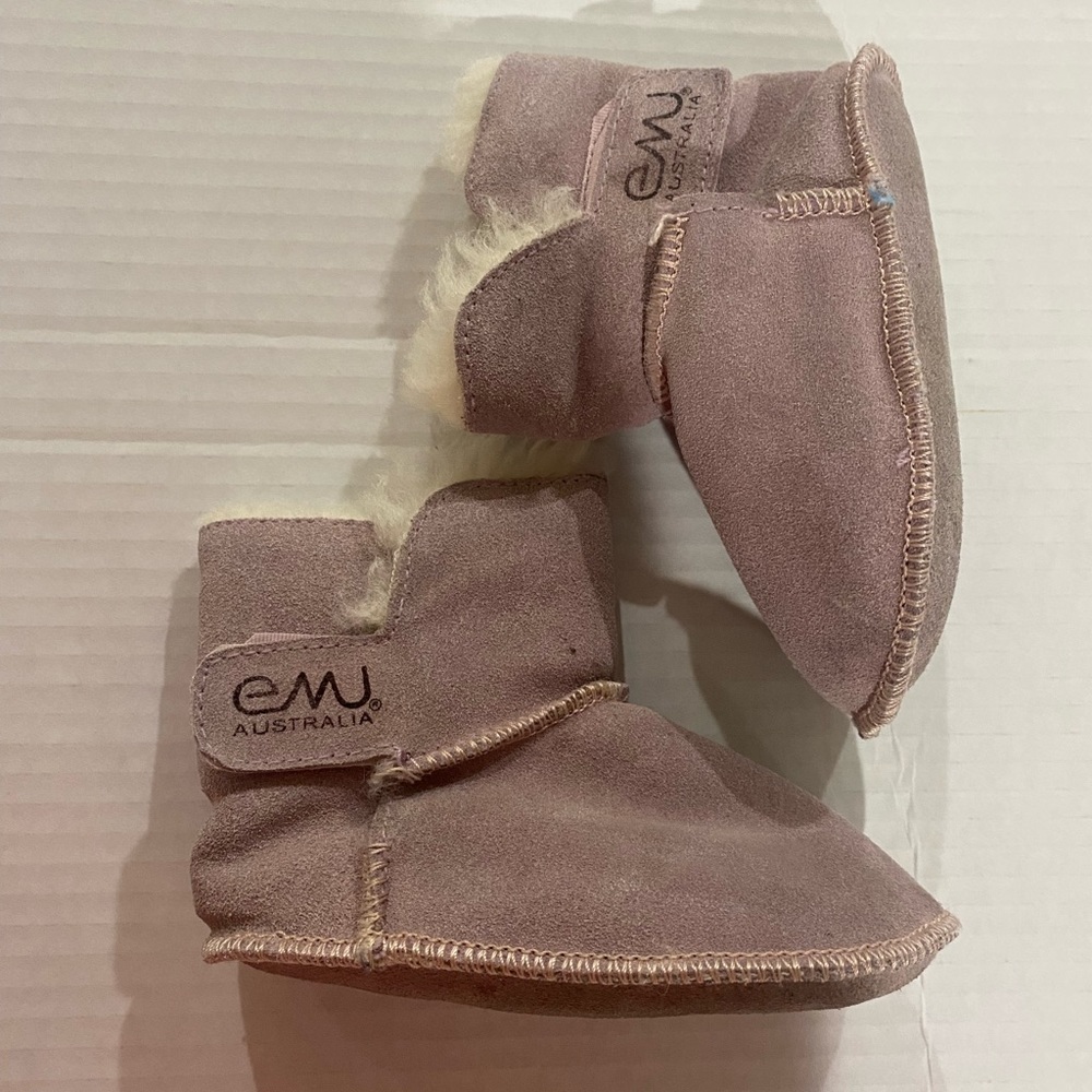Emu Australia toddler pink suede booties size Large (18months)
